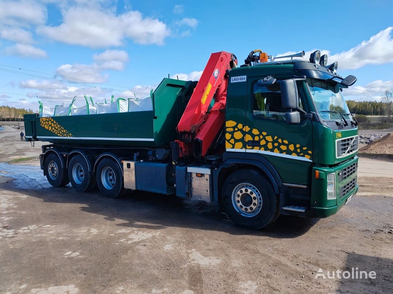 شاحنة مسطحة Volvo FM 440 PRITSCHE HMF CRANE