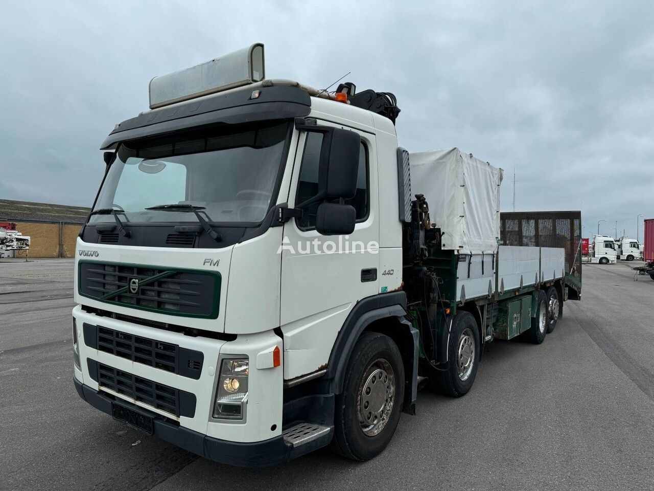 Volvo FM440 8x2*6 Maschinetransport 8.80 m. Euro 3 flatbed truck