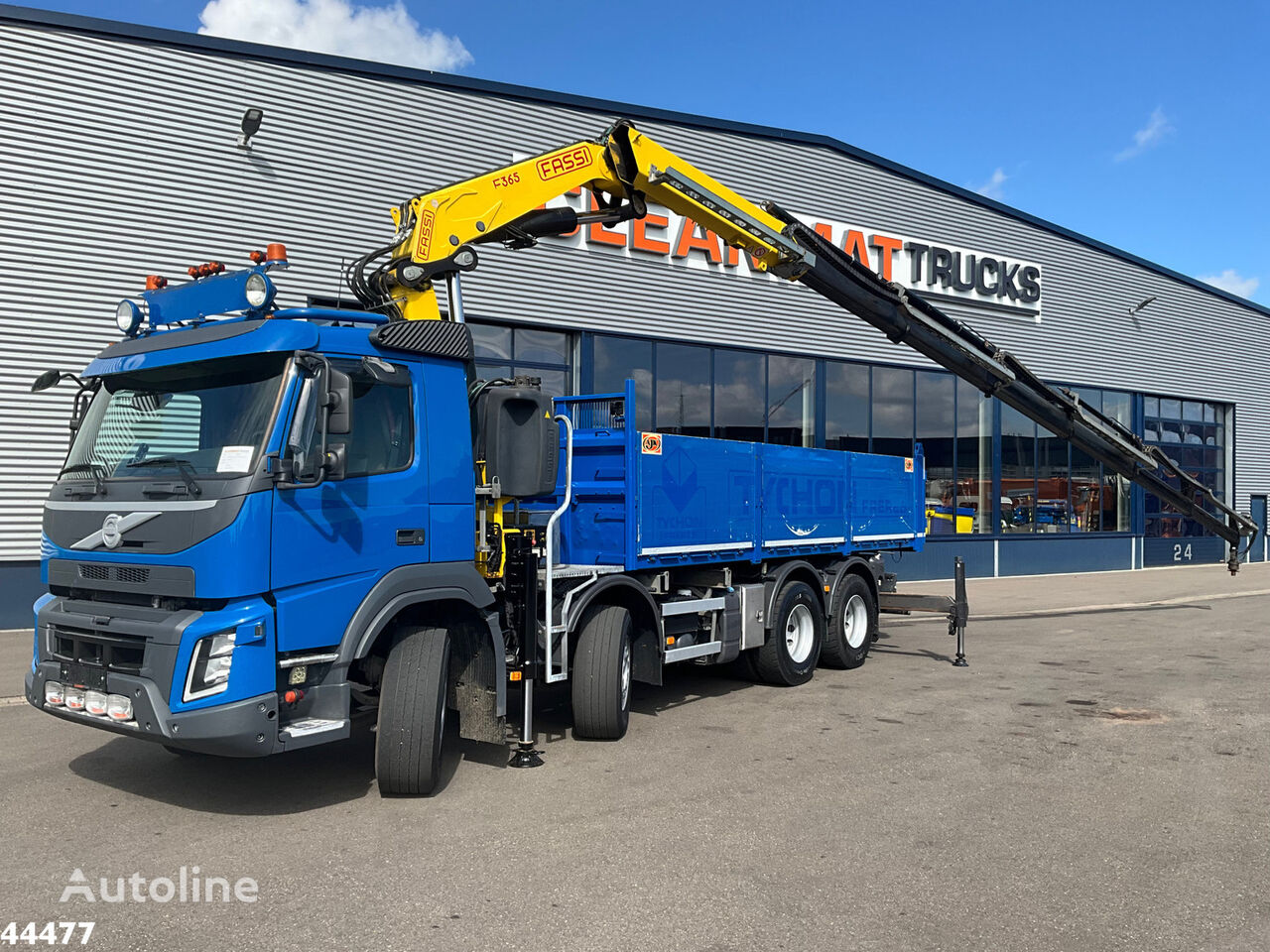 xe tải san phẳng Volvo FMX 540 8x4 Euro 6 Fassi 36 Tonmeter laadkraan