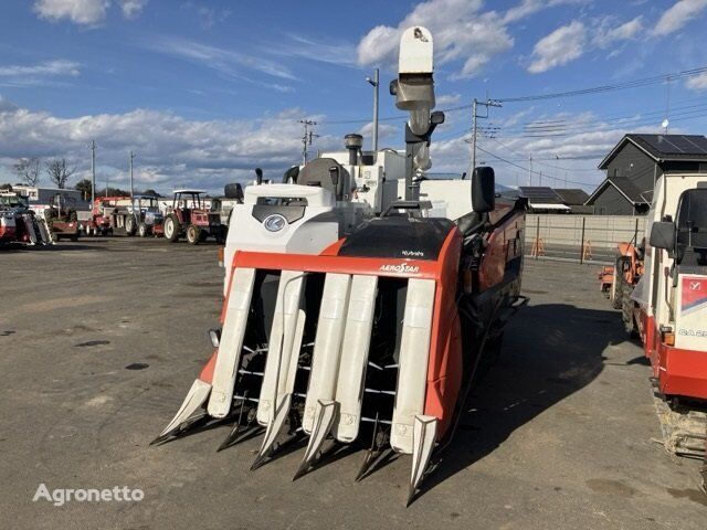 حصّادة الكتان Kubota COMBINE(Kubota)