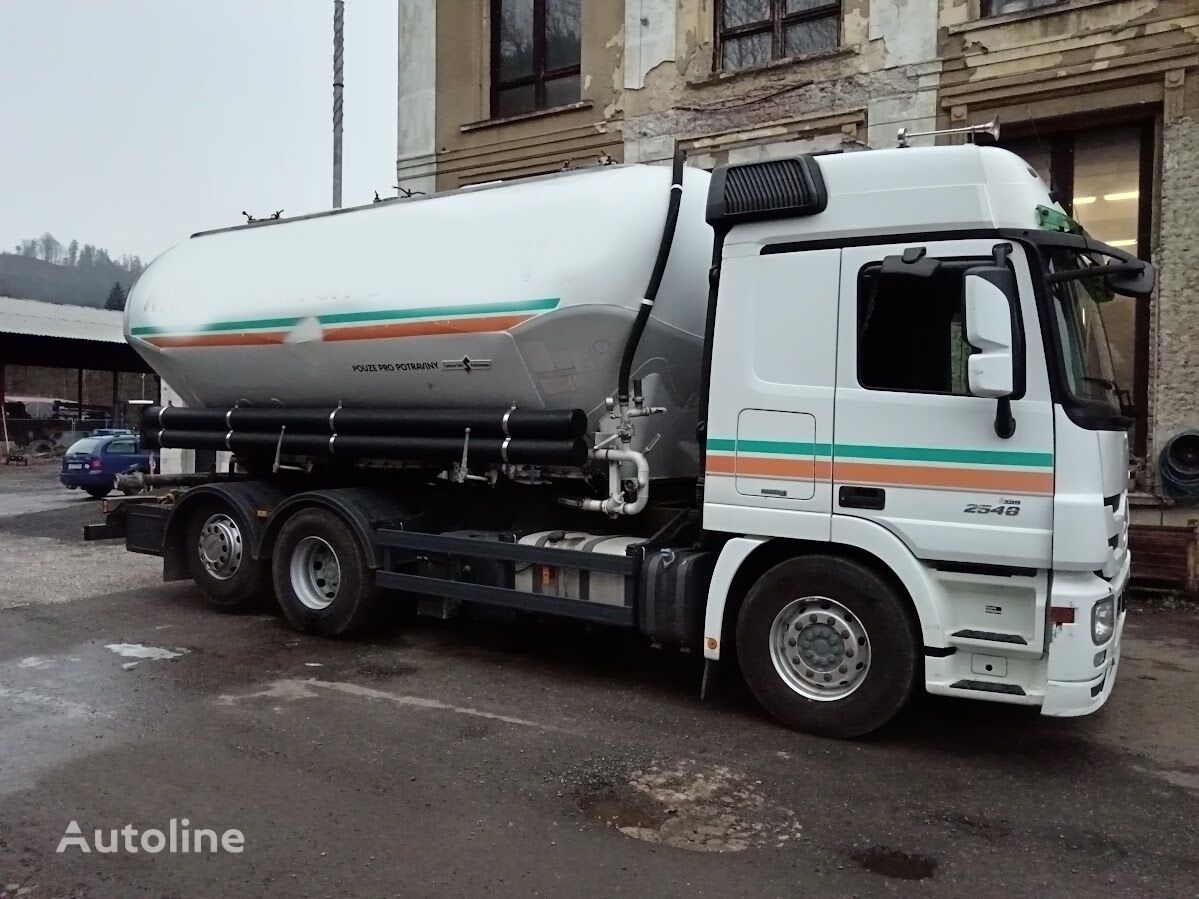 Mercedes-Benz SPITZER flour truck