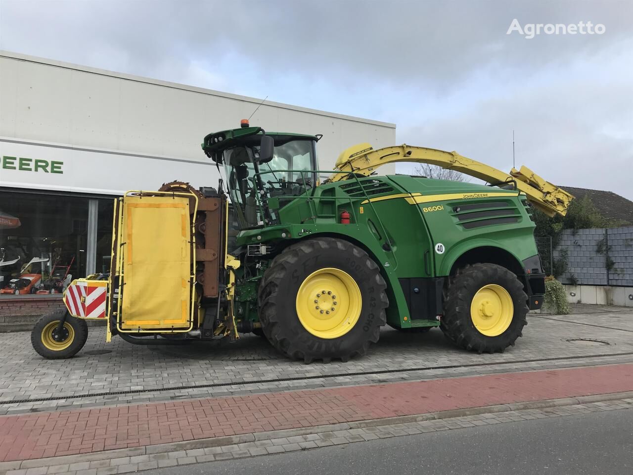 8600 forage harvester