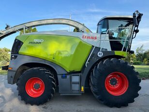 Claas Jaguar 950 silaj makinesi