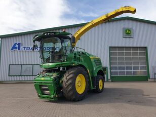 John Deere 8200 forage harvester