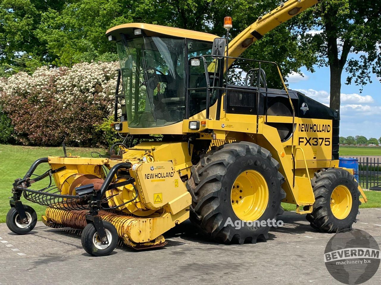 Sklízecí řezačka New Holland FX 375 na prodej | Agronetto CZ Sklízecí řezačka New Holland FX 375 - Agronetto