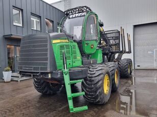 شاحنة نقل جذوع الأشجار المقطوعة John Deere 1510 E