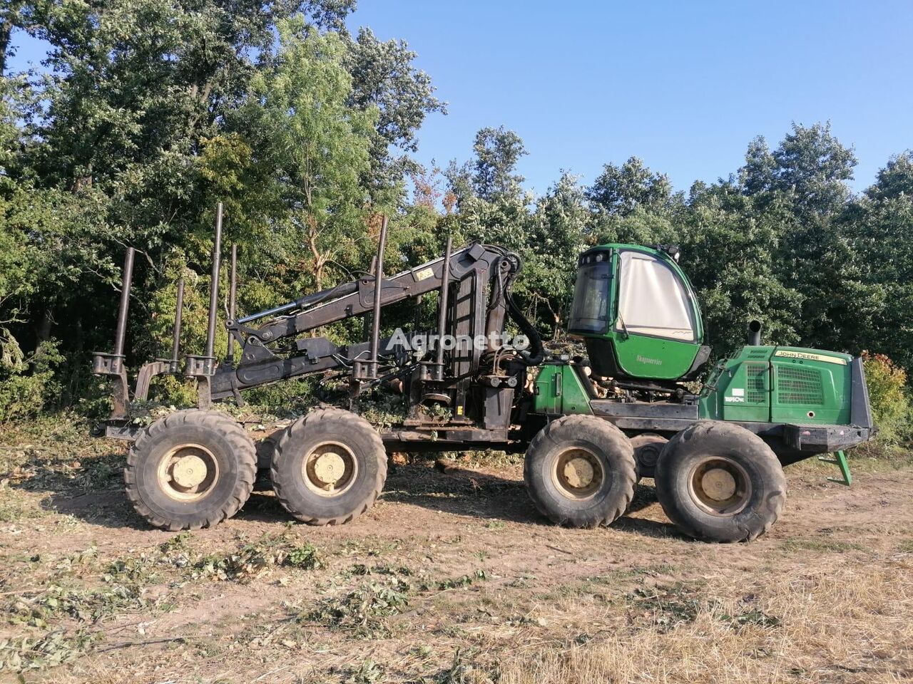 John Deere 1910E forwarder