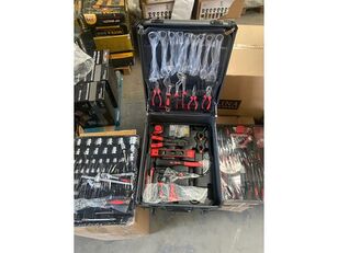 бензопила Patriot Chariot &agrave; outils de 399 pi&egrave;ces et tron&ccedil;onneuse &agrave; essence