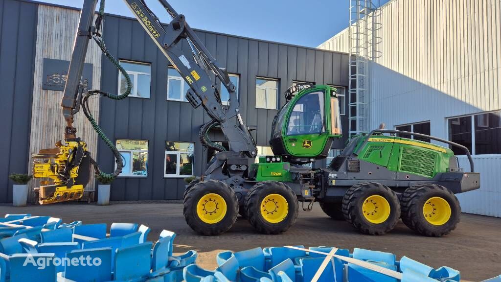 harvester John Deere 1170 G 8WD