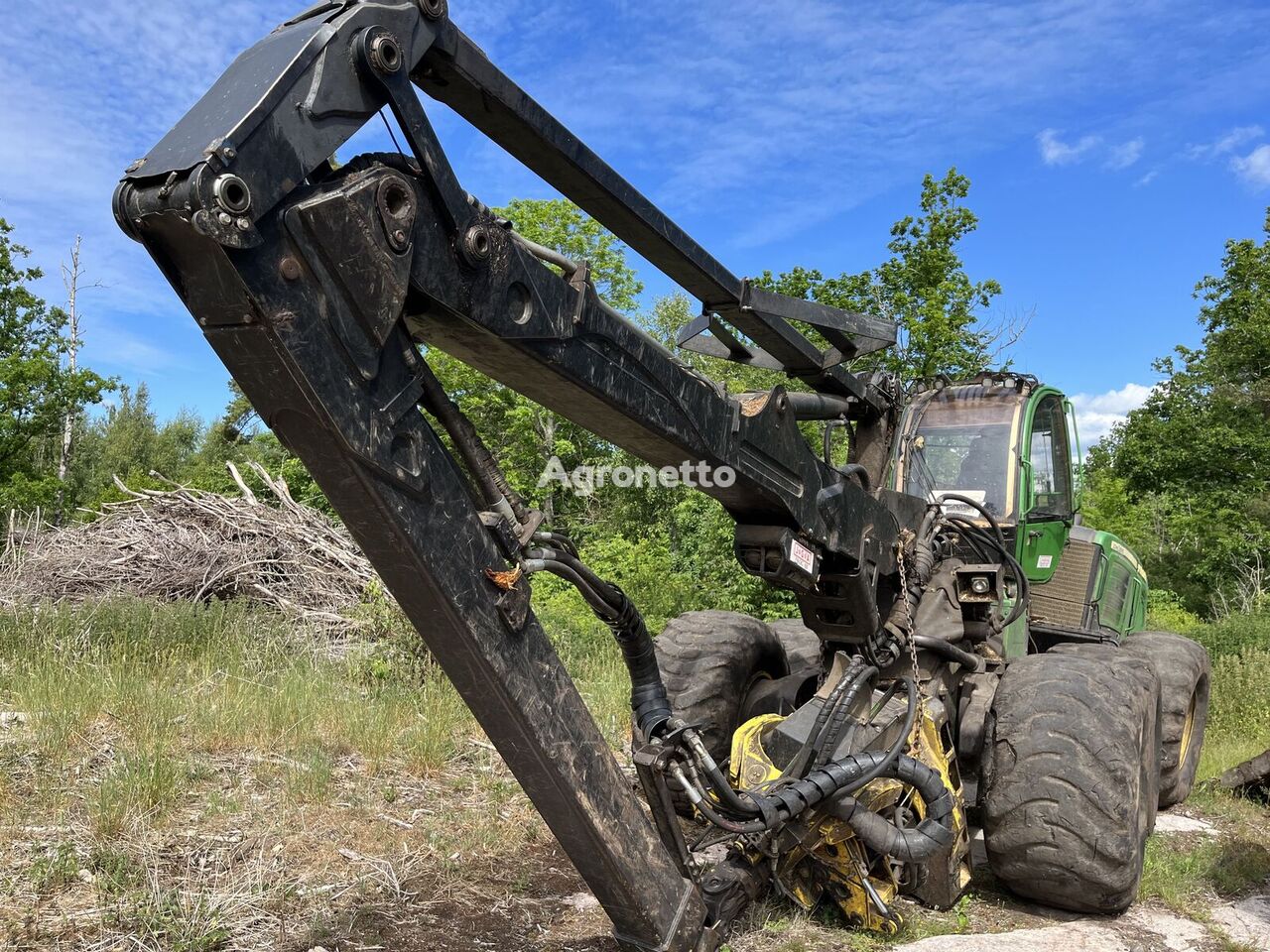 آلة قطع الأشجار John Deere 1470 E