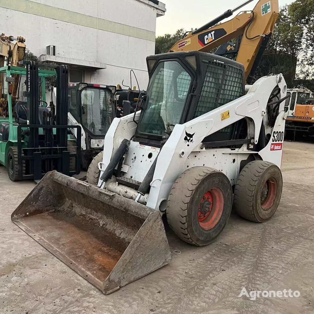 trator florestal Bobcat S300