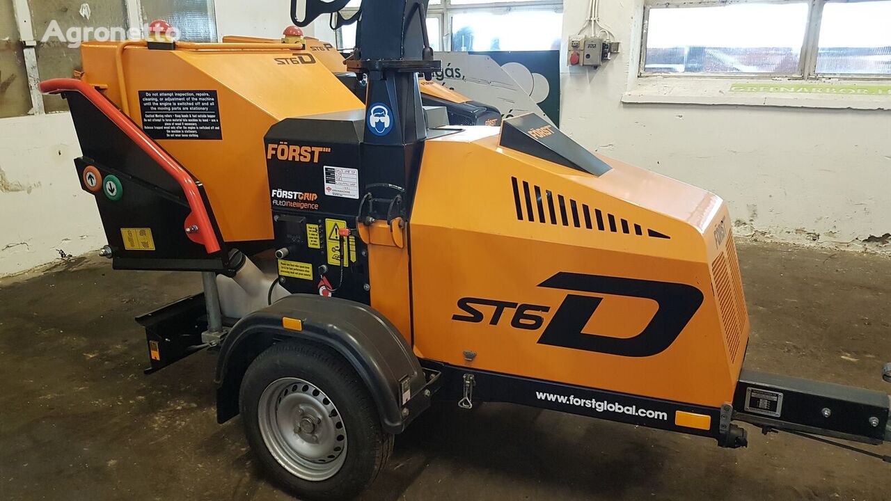 Först ST6D wood chipper