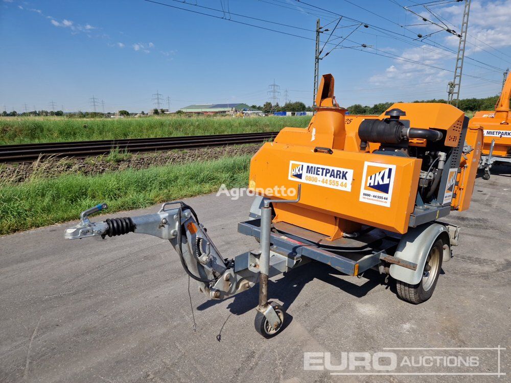 Jensen A425M wood chipper