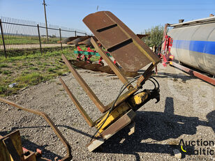 Pallet discharging device (Palečių apvertimo įrenginys) rotador de carretilla elevadora