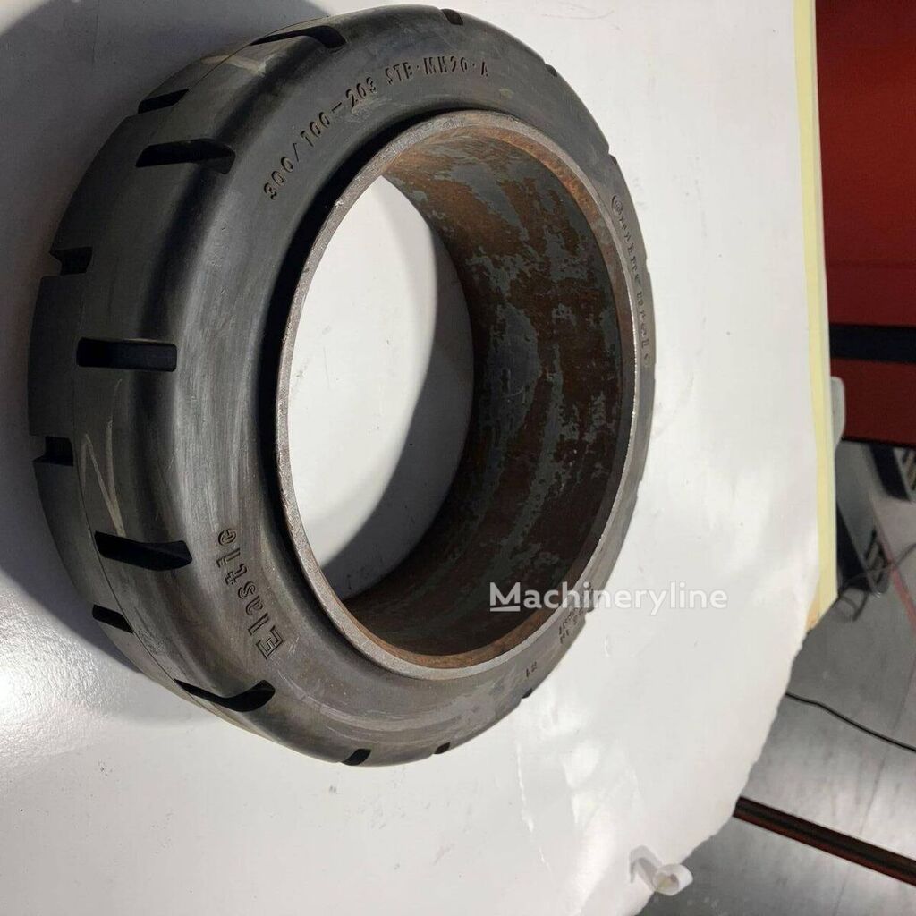 Шина для вилочного погрузчика 300-100-203 grip - Machineryline