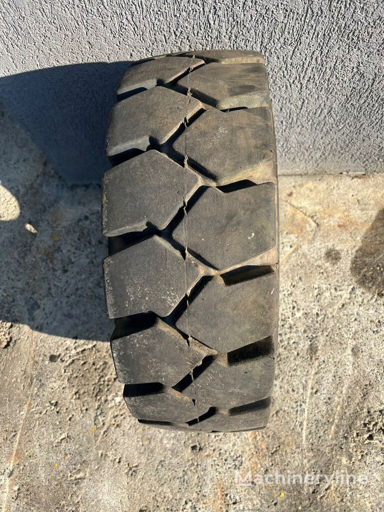 Orca 23×9-10 forklift tire