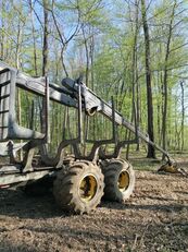 شاحنة نقل جذوع الأشجار المقطوعة John Deere 1110 G