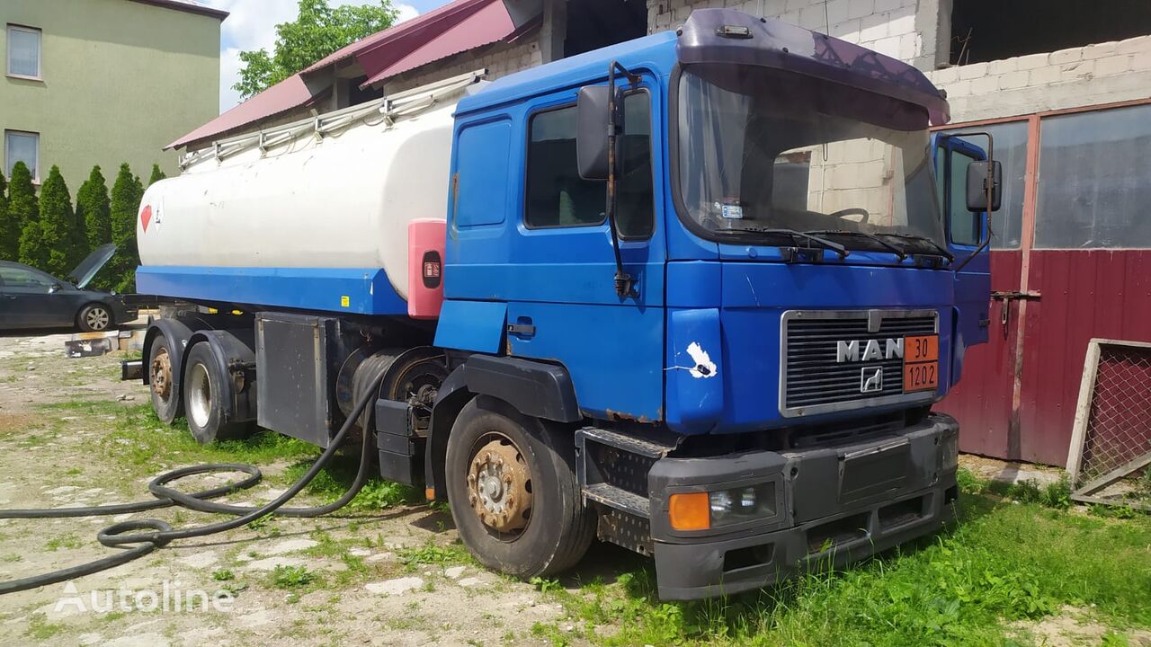 MAN F2000 fuel truck