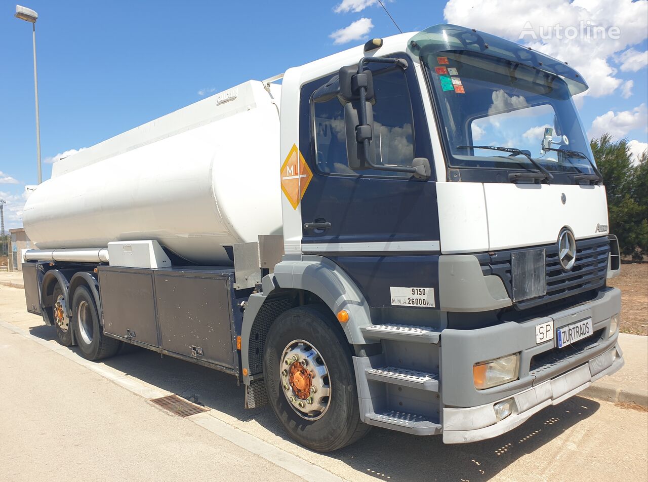 Mercedes-Benz Atego 2528  camión de combustible