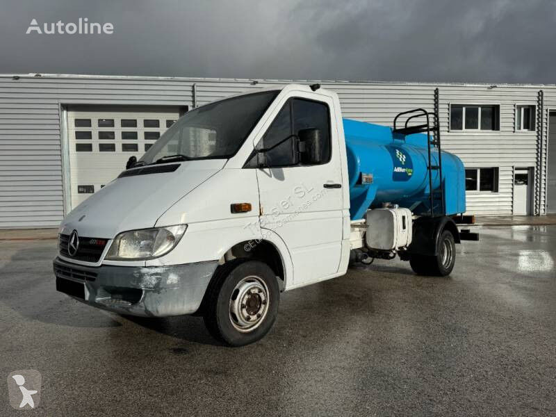 Mercedes-Benz para ADBLUE drivstoff transport tankbil