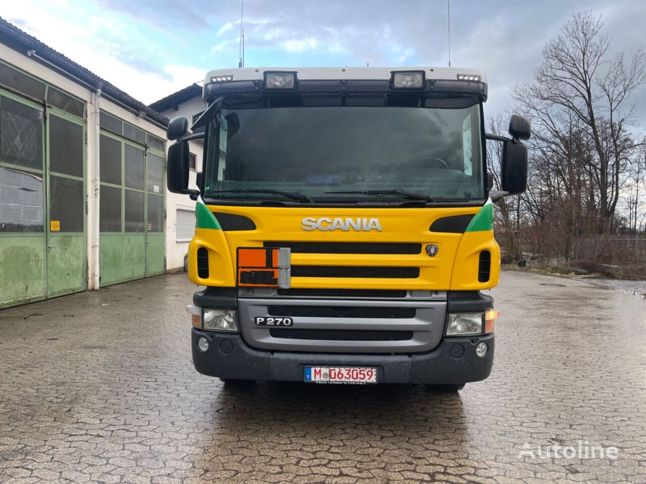 camion de carburant Scania P270