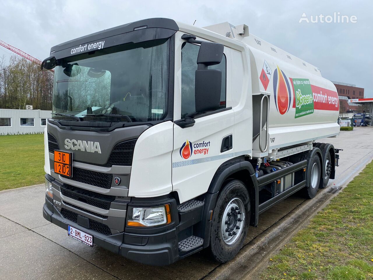 Scania P370 fuel truck