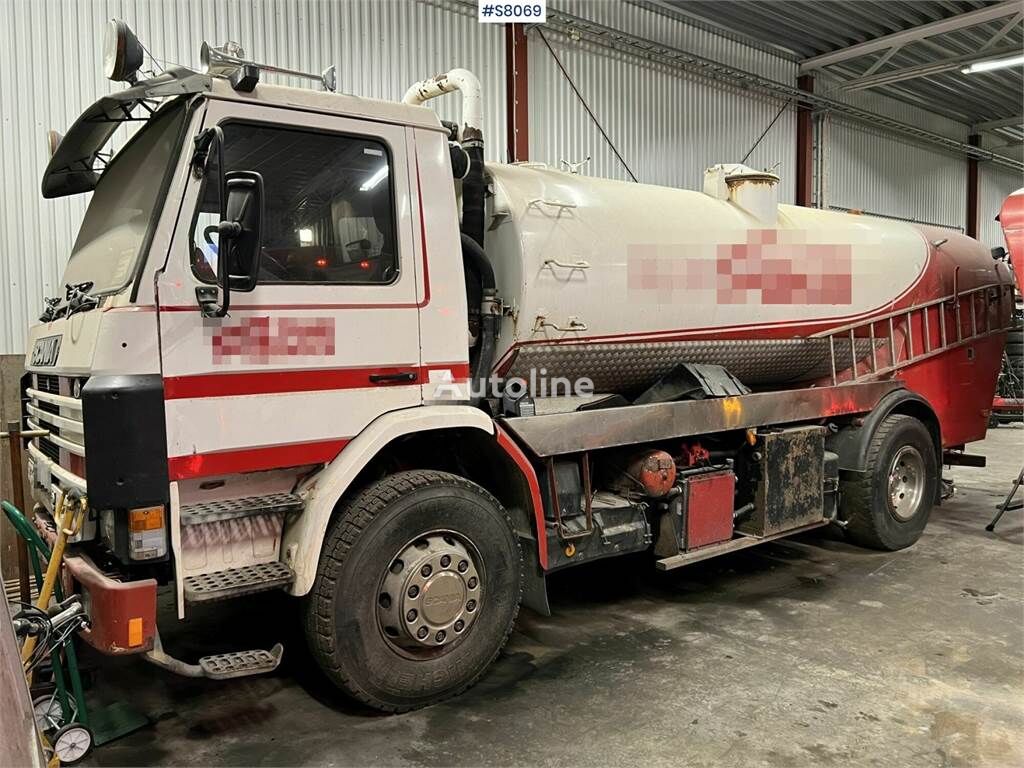 شاحنة نقل الوقود Scania P92H 4x2