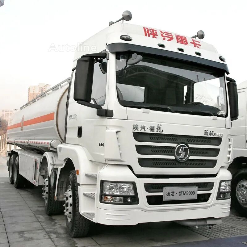 Shacman Shacman M3000 8x4 Fuel Tank Truck camión de combustible nuevo - Autoline