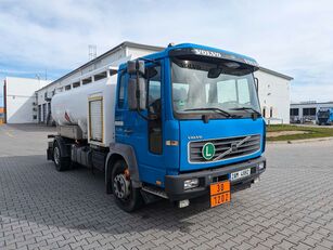 camion cisternă combustibil Volvo FL 220 42R