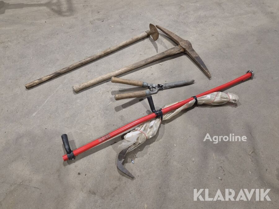 Miscellaneous hand tools: Scythe, loppers, crowbar, hoe - Agroline