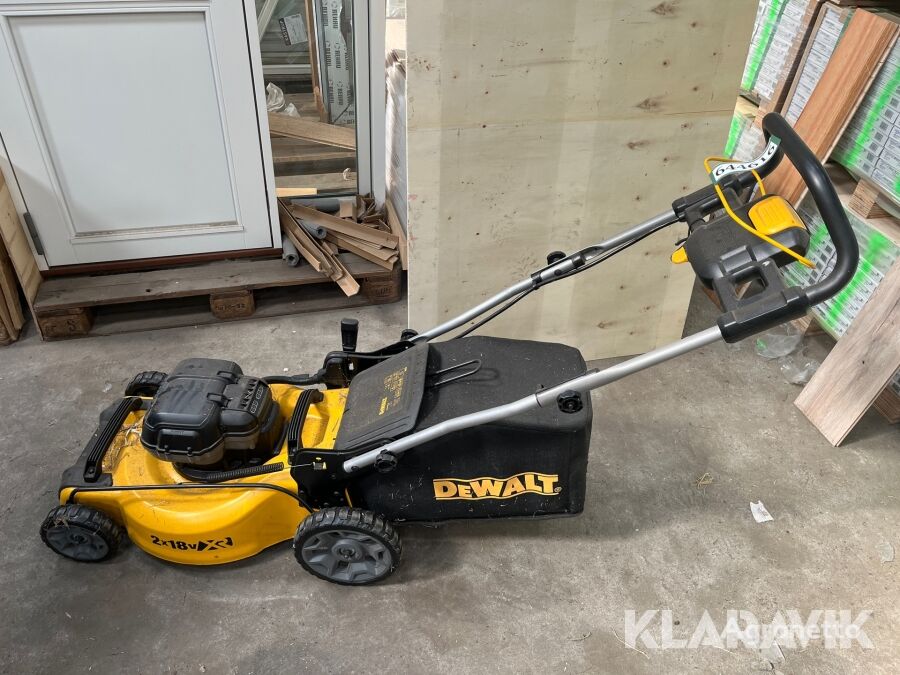 DeWalt DCMW564 lawn mower