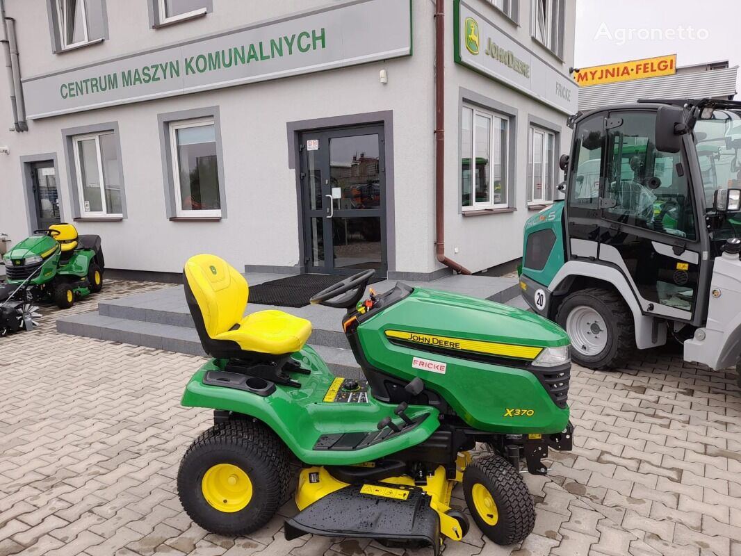 new John Deere X370 lawn tractor