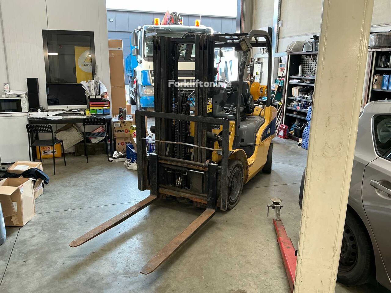 Plinski viličar Caterpillar GP25N - Forkliftonline