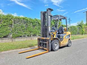 Caterpillar GP25NTD gas forklift