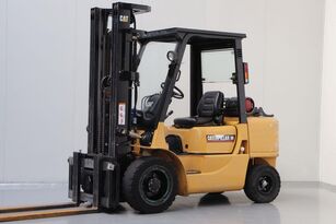 carrello elevatore a gas Caterpillar GP30K