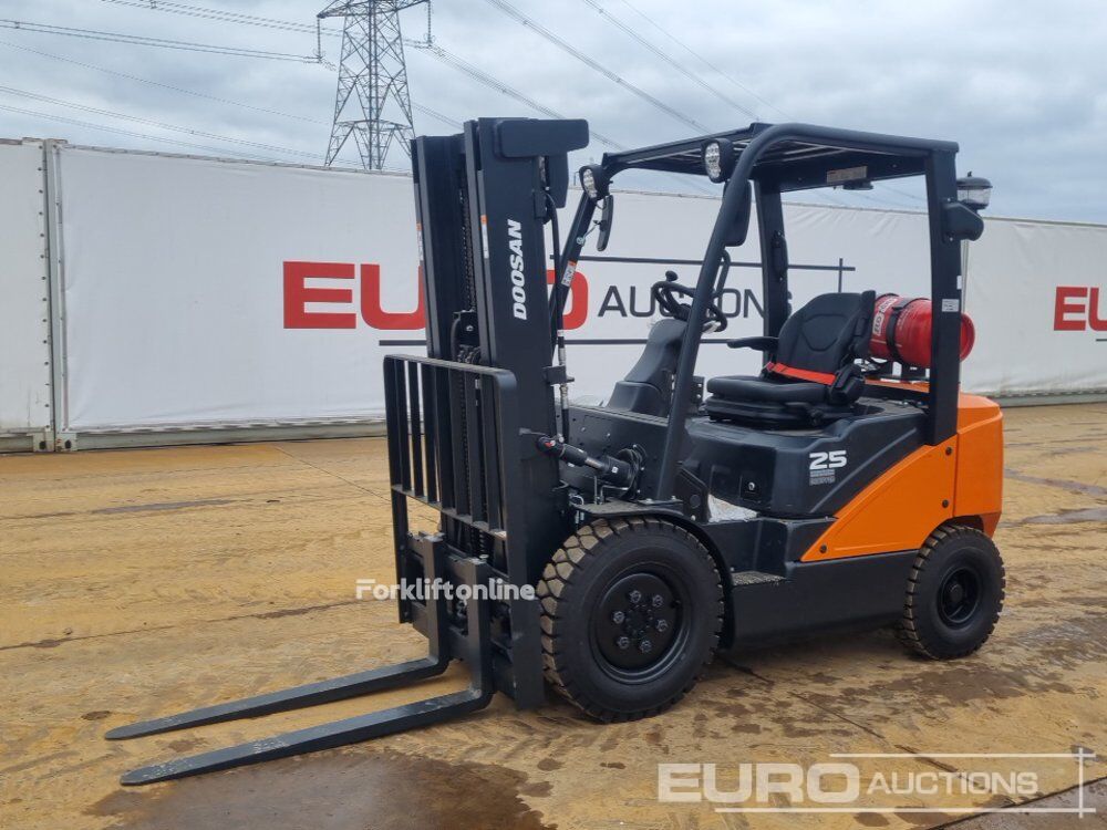 novi Doosan G25E-7 viljuškar na gas