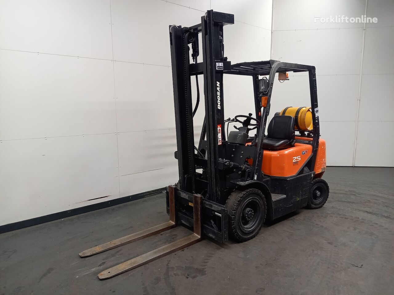 Doosan G25G gas forklift