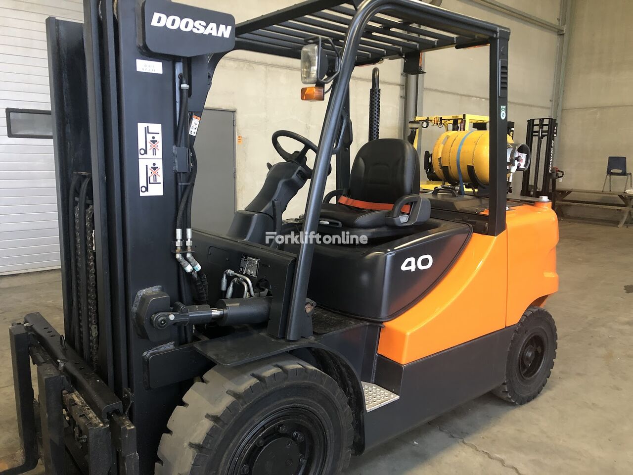 περονοφόρο με αέριο Doosan G40S-5