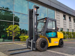 Komatsu FG40T-7 gas forklift