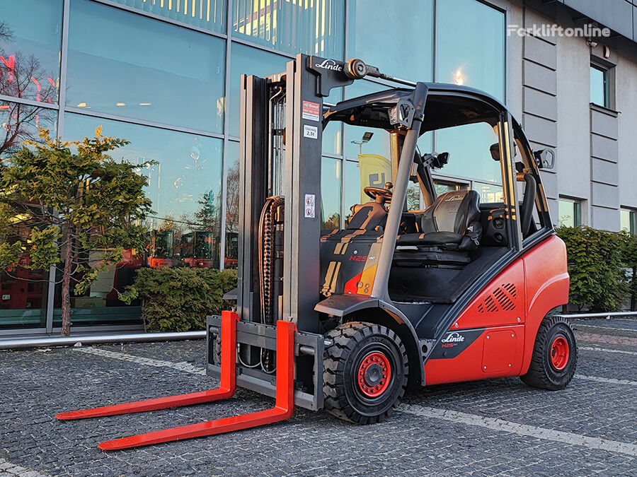 Linde H25T-02 gas forklift