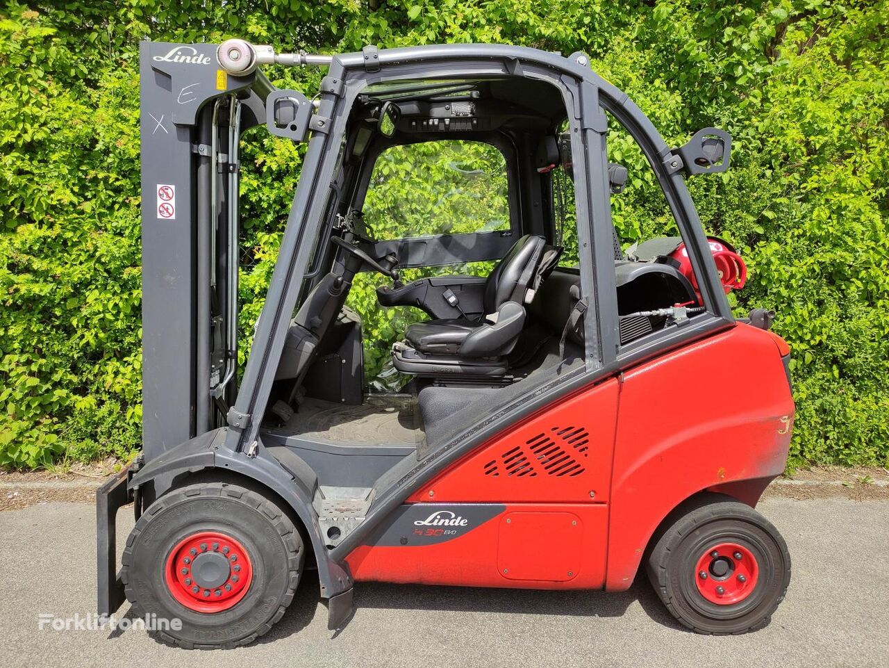 Linde H30T-02-393-EVO gas forklift