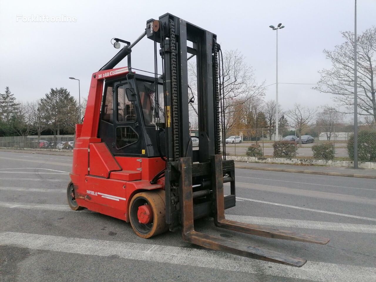 chariot élévateur à gaz Mora M140CS