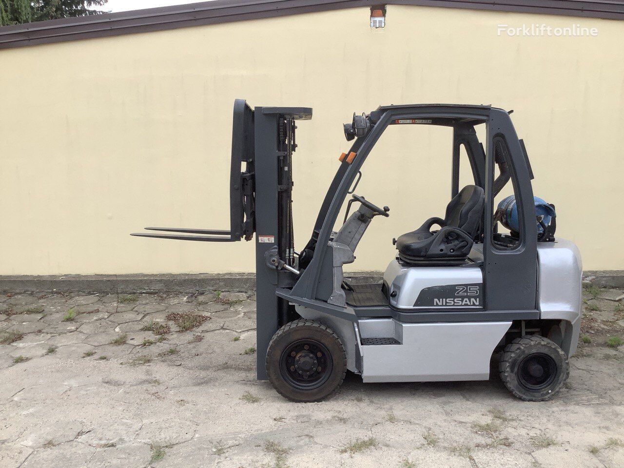 chariot élévateur à gaz Nissan FG25