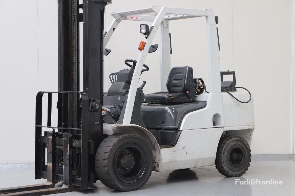 Nissan UG1F2A35DU gas forklift