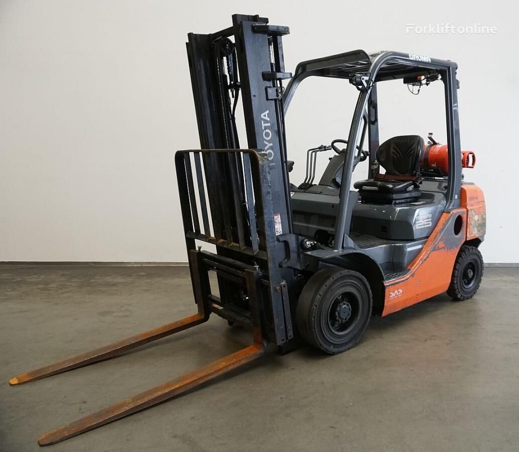 Toyota 02-8FGF25 gas forklift