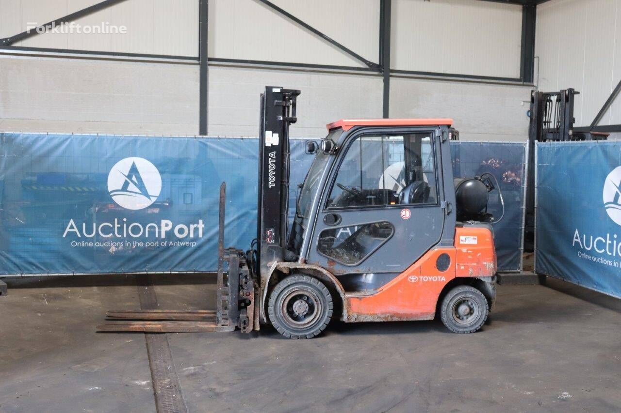 Toyota 02-8FGF25 gas forklift