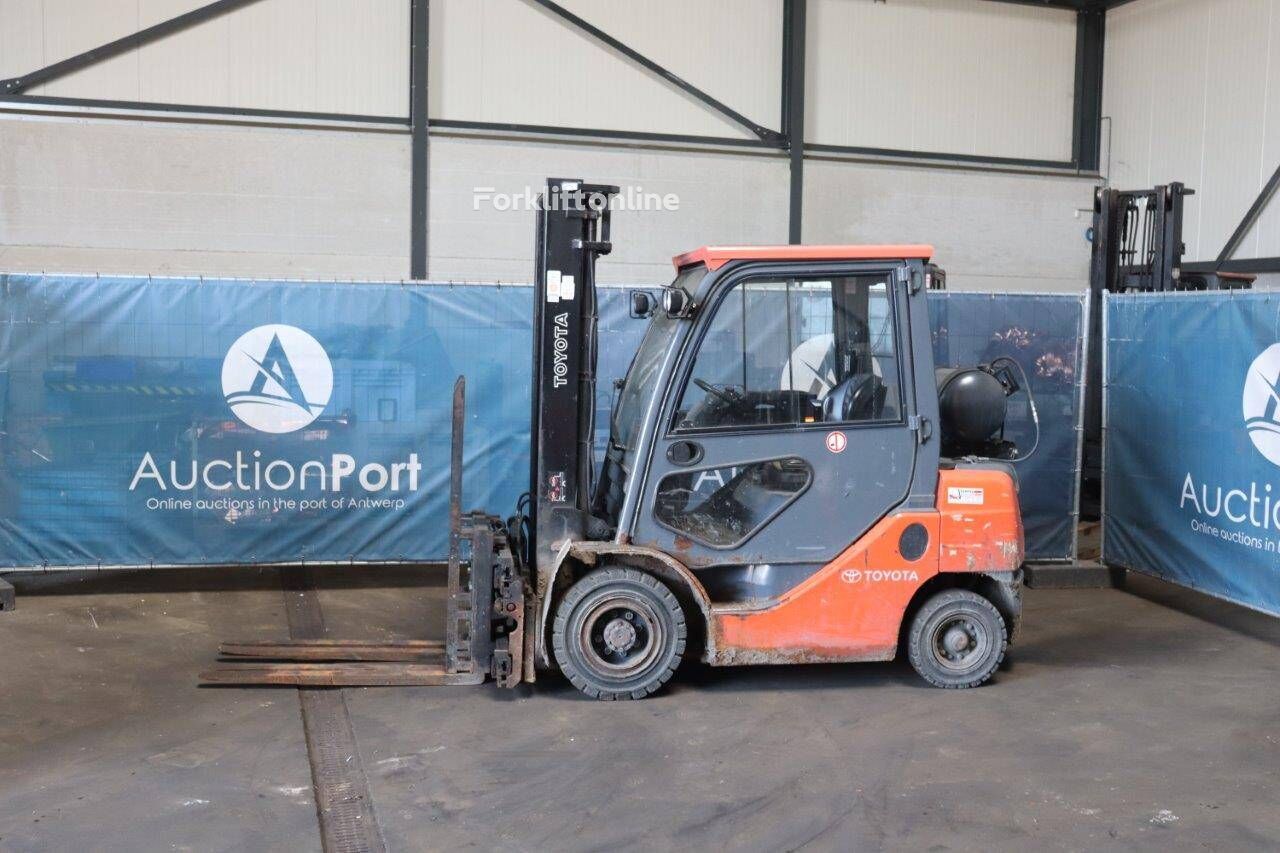 Toyota 02-8FGF25 gas forklift