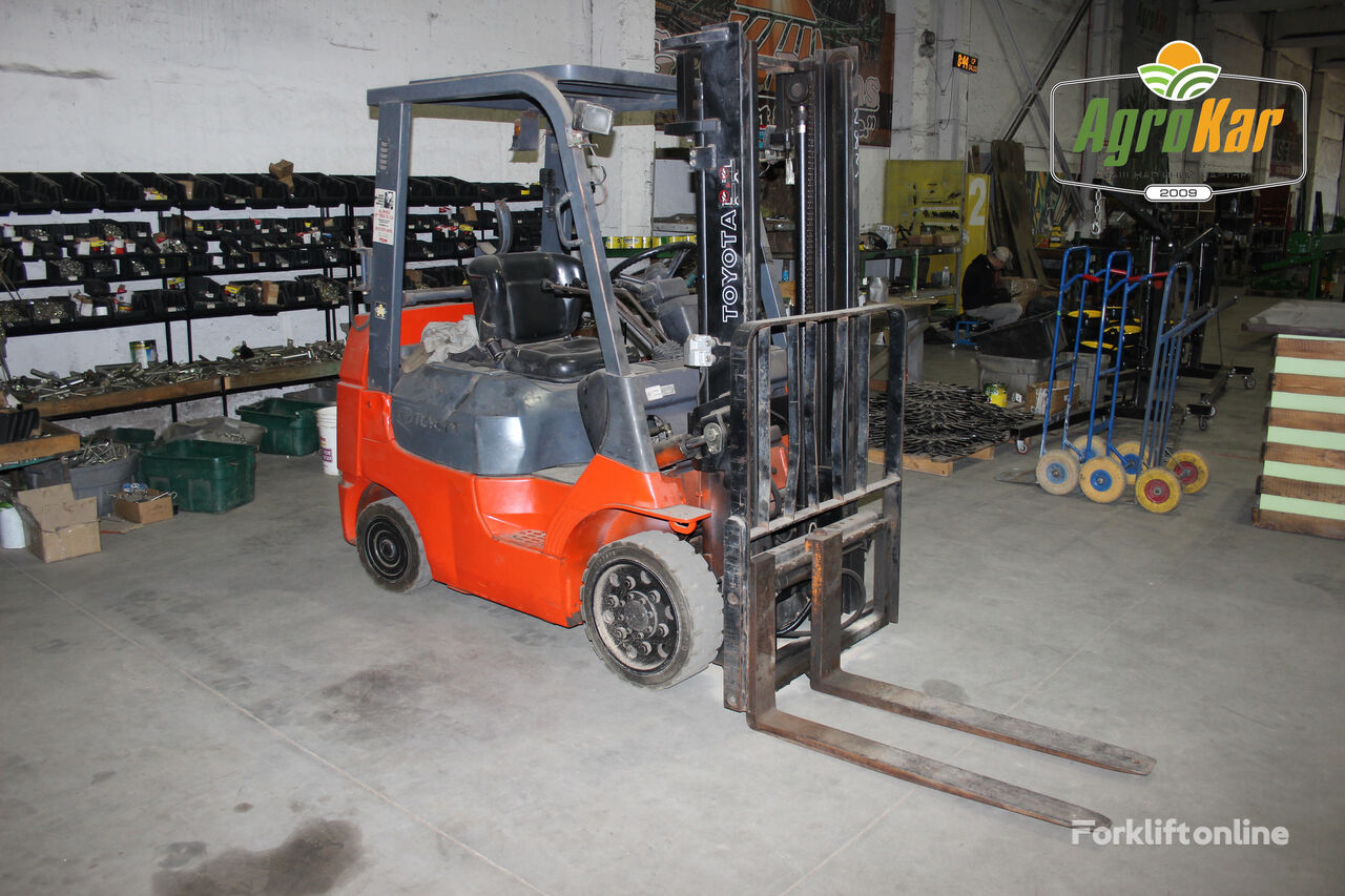 Toyota 7FGCU25 gas forklift