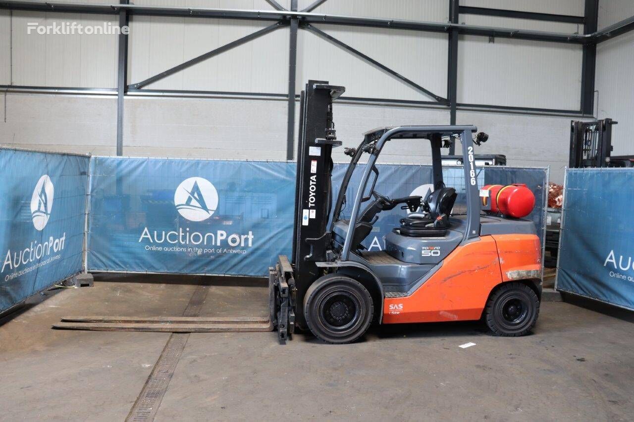 Toyota 8FG45N gas forklift