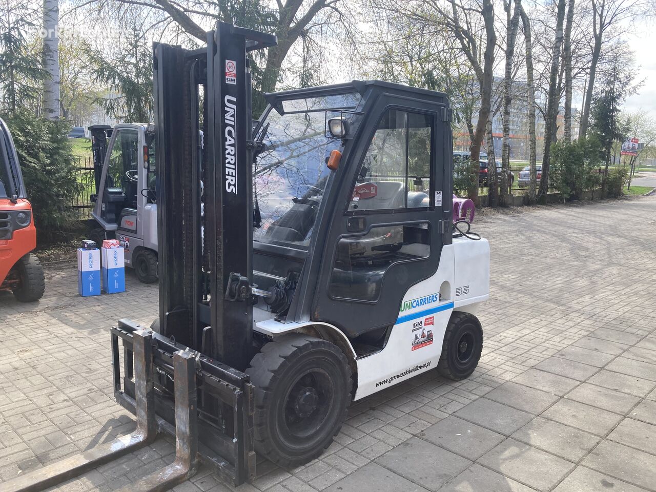 газовый погрузчик UniCarriers UG1F2A35DU